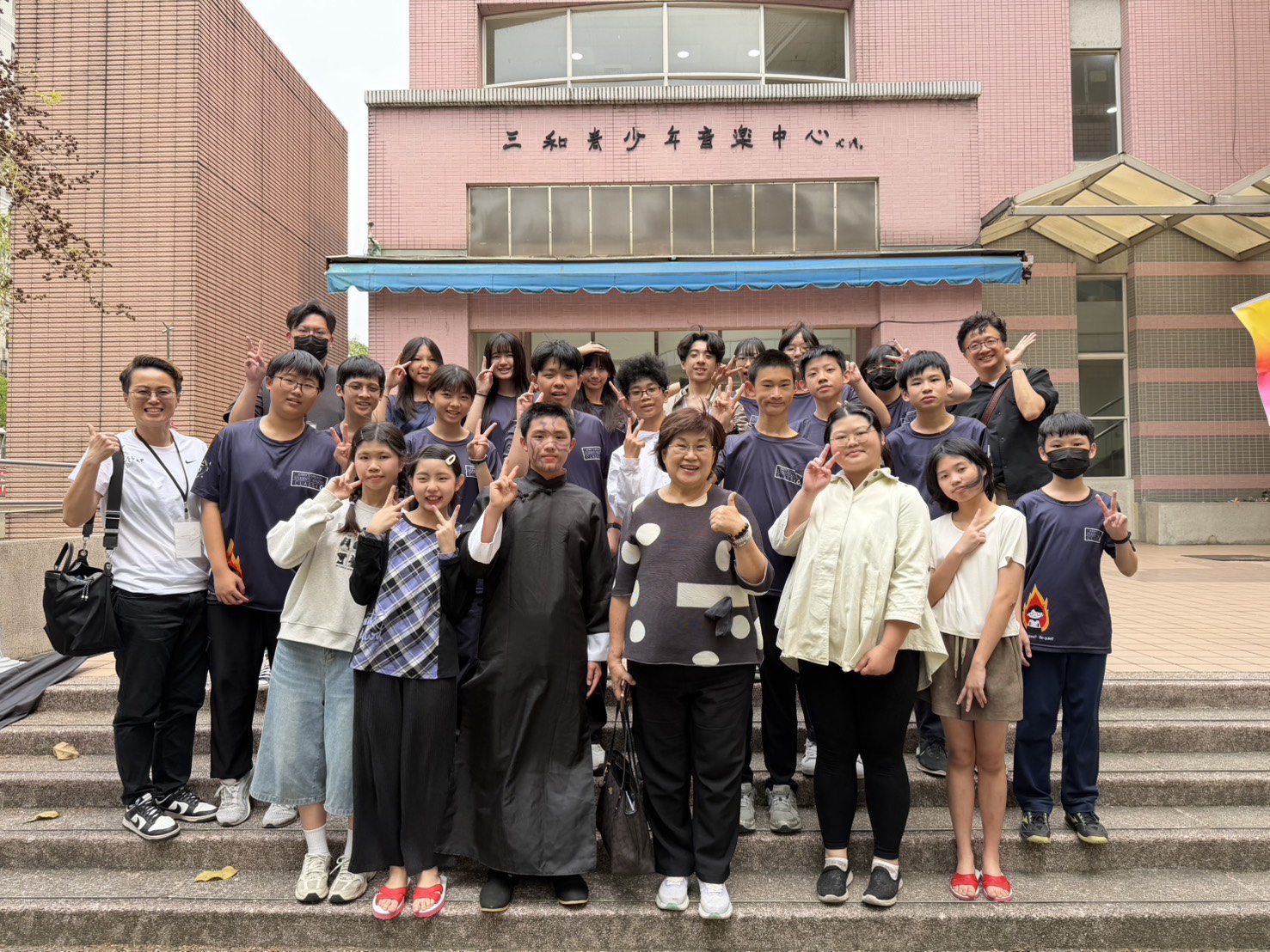 804英語話劇競賽榮獲優等！